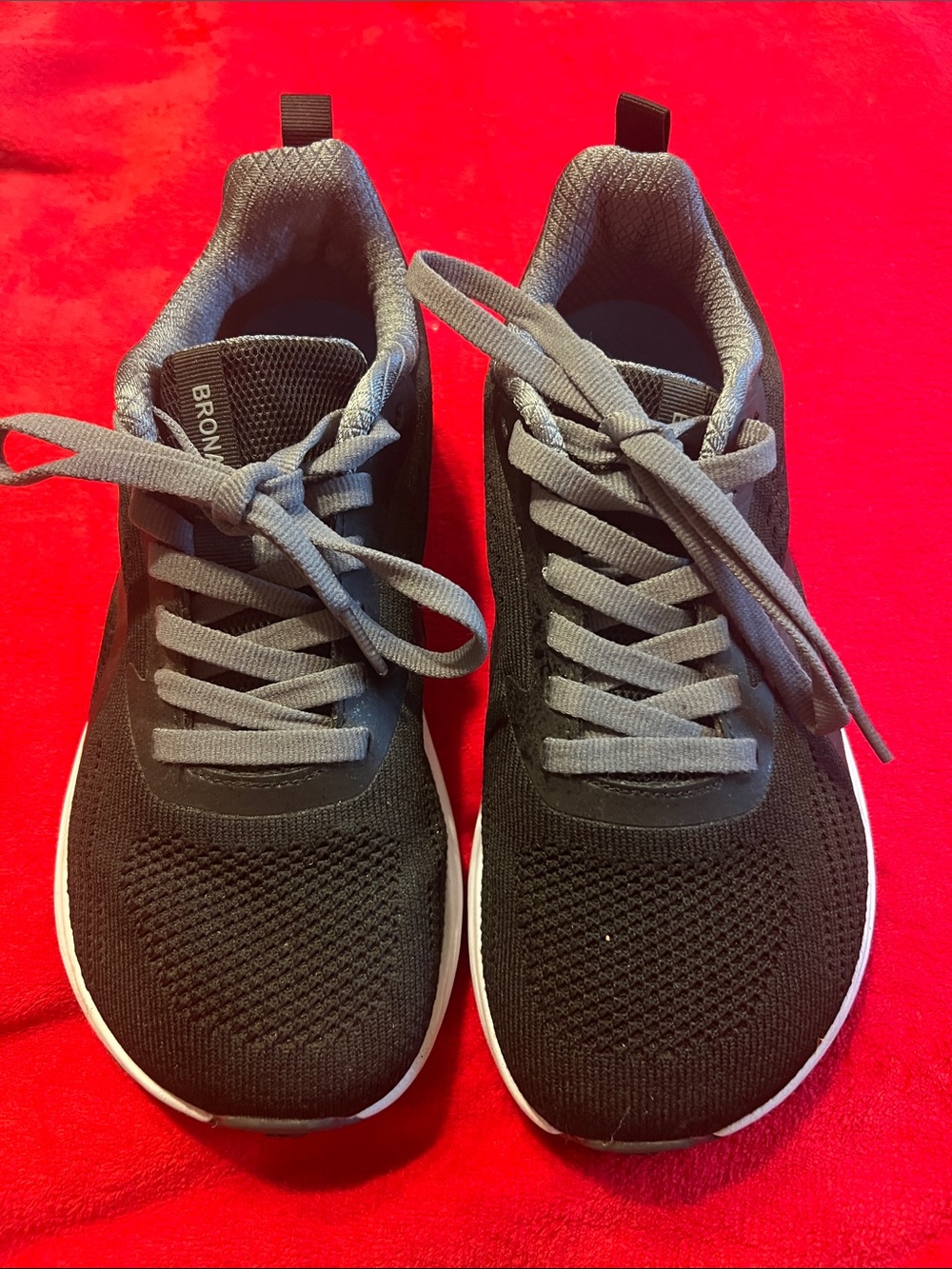 Bronax Men’s Black and Gray Knit Lace-Up Sneakers